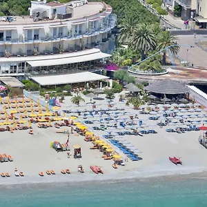 https://hotel-tirreno-spotorno.hotelitalianriviera.com